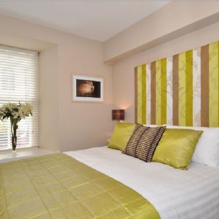 7 Cross Street Hotel Голуей Екстериор снимка