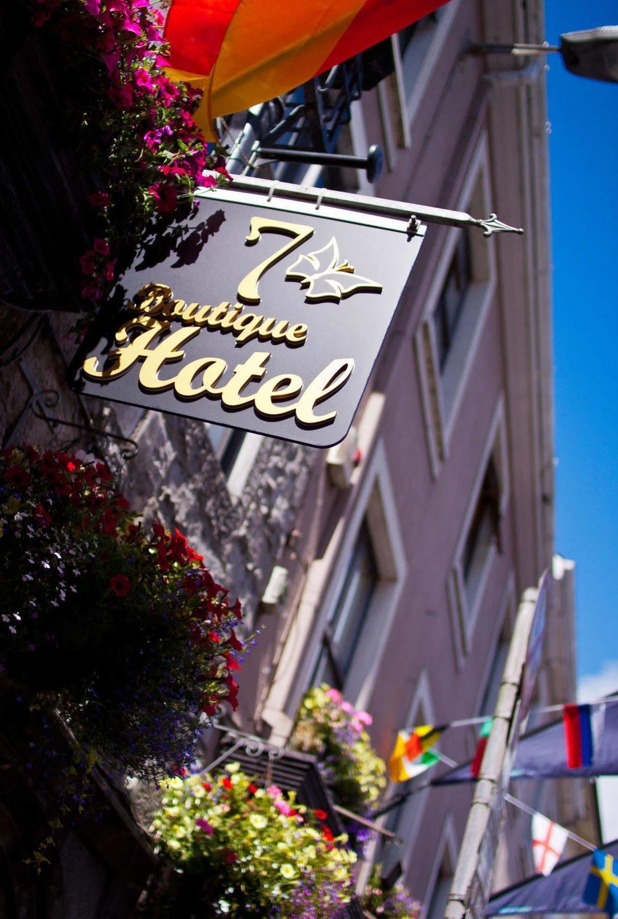 7 Cross Street Hotel Голуей Екстериор снимка