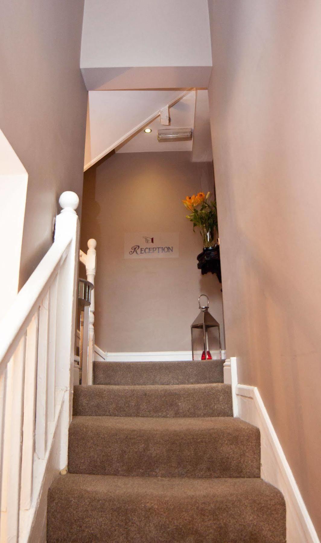 7 Cross Street Hotel Голуей Екстериор снимка